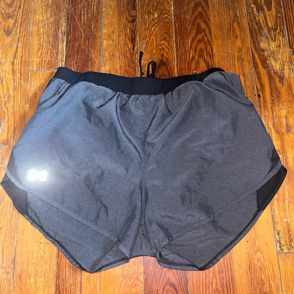 Under Armour Black HeatGear Shorts Women’s size 20W
